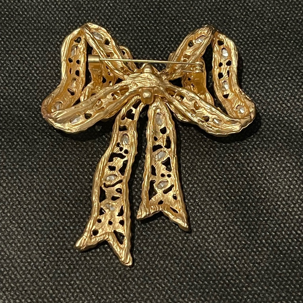 Elegant Gold and Red Bow Brooch - Picture 2 of 2